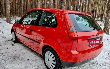 Ford Fiesta, 2005 год, 370 000 рублей, 3 фотография