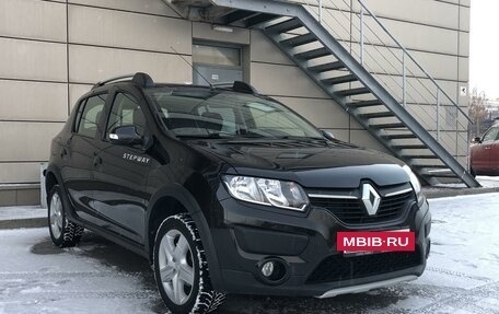 Renault Sandero II рестайлинг, 2015 год, 900 000 рублей, 3 фотография