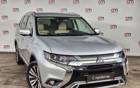 Mitsubishi Outlander III рестайлинг 3, 2019 год, 2 679 000 рублей, 1 фотография