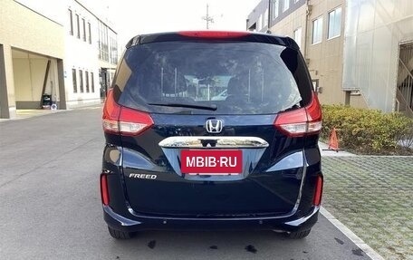 Honda Freed II, 2022 год, 1 690 000 рублей, 4 фотография