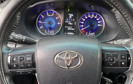 Toyota Hilux VIII, 2015 год, 3 300 000 рублей, 6 фотография