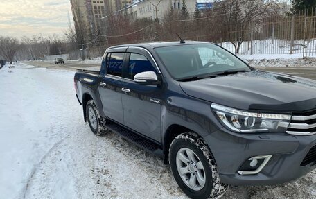 Toyota Hilux VIII, 2015 год, 3 300 000 рублей, 9 фотография