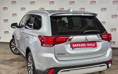 Mitsubishi Outlander III рестайлинг 3, 2019 год, 2 679 000 рублей, 4 фотография