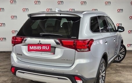 Mitsubishi Outlander III рестайлинг 3, 2019 год, 2 679 000 рублей, 6 фотография