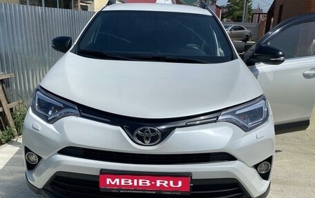 Toyota RAV4, 2019 год, 3 000 000 рублей, 1 фотография