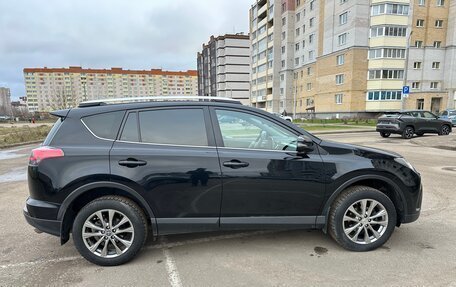 Toyota RAV4, 2018 год, 2 790 000 рублей, 4 фотография