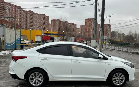 Hyundai Solaris II рестайлинг, 2020 год, 1 700 000 рублей, 4 фотография