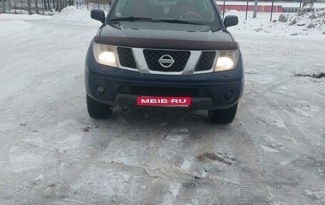 Nissan Navara (Frontier), 2006 год, 950 000 рублей, 3 фотография