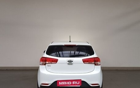 KIA Rio III рестайлинг, 2016 год, 1 000 000 рублей, 6 фотография