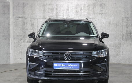 Volkswagen Tiguan II, 2021 год, 2 849 000 рублей, 2 фотография