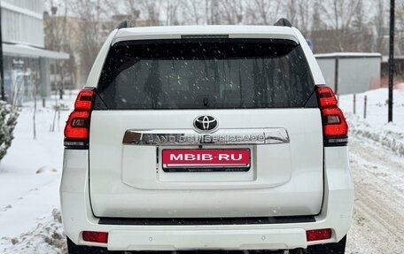 Toyota Land Cruiser Prado 150 рестайлинг 2, 2018 год, 4 690 000 рублей, 6 фотография