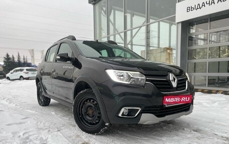 Renault Sandero II рестайлинг, 2019 год, 1 090 000 рублей, 2 фотография