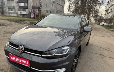 Volkswagen Golf VII, 2017 год, 2 630 000 рублей, 2 фотография