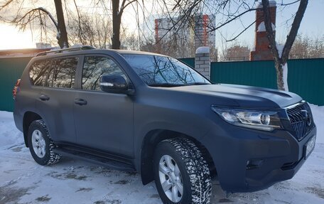 Toyota Land Cruiser Prado 150 рестайлинг 2, 2018 год, 4 399 000 рублей, 6 фотография