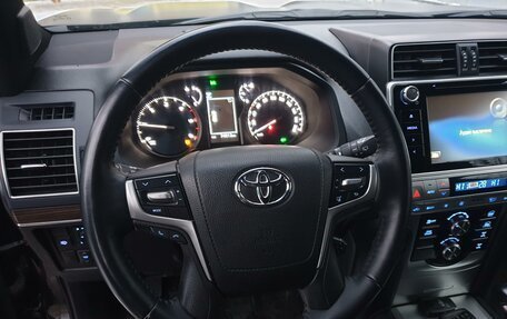 Toyota Land Cruiser Prado 150 рестайлинг 2, 2018 год, 4 399 000 рублей, 27 фотография