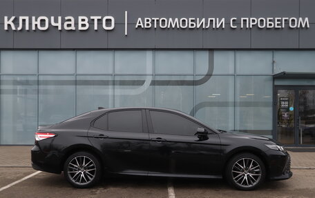 Toyota Camry, 2022 год, 3 650 000 рублей, 16 фотография