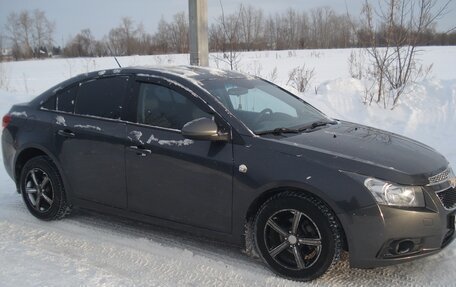 Chevrolet Cruze II, 2010 год, 638 000 рублей, 10 фотография