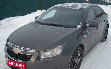 Chevrolet Cruze II, 2010 год, 638 000 рублей, 3 фотография