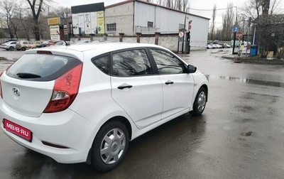 Hyundai Solaris II рестайлинг, 2015 год, 790 000 рублей, 1 фотография