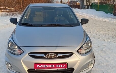 Hyundai Solaris II рестайлинг, 2013 год, 850 000 рублей, 6 фотография