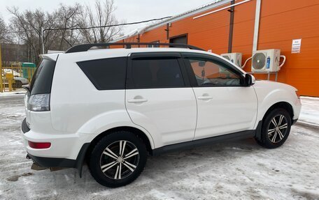 Mitsubishi Outlander III рестайлинг 3, 2011 год, 1 250 000 рублей, 4 фотография