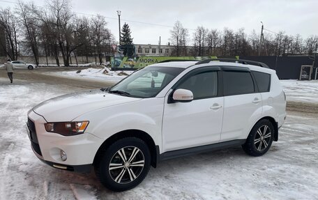 Mitsubishi Outlander III рестайлинг 3, 2011 год, 1 250 000 рублей, 2 фотография