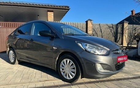 Hyundai Solaris II рестайлинг, 2013 год, 850 000 рублей, 2 фотография