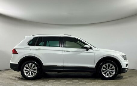 Volkswagen Tiguan II, 2018 год, 2 499 000 рублей, 4 фотография