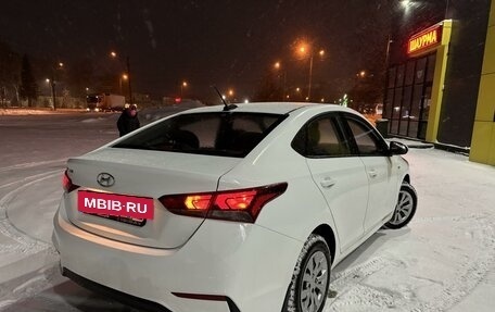 Hyundai Solaris II рестайлинг, 2018 год, 1 210 000 рублей, 4 фотография