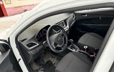 Hyundai Solaris II рестайлинг, 2018 год, 1 210 000 рублей, 8 фотография