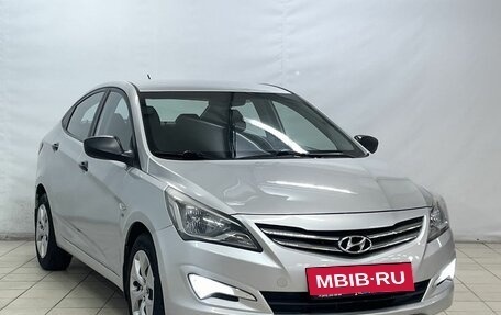 Hyundai Solaris II рестайлинг, 2015 год, 990 000 рублей, 2 фотография