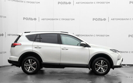 Toyota RAV4, 2017 год, 2 350 000 рублей, 4 фотография