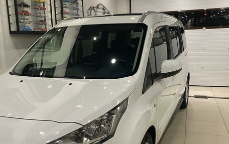 Ford Tourneo Connect II рестайлинг, 2019 год, 2 300 000 рублей, 17 фотография