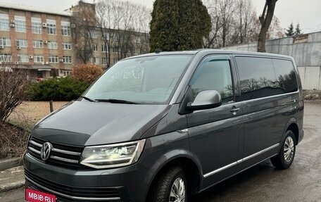 Volkswagen Caravelle T6 рестайлинг, 2019 год, 4 000 000 рублей, 3 фотография