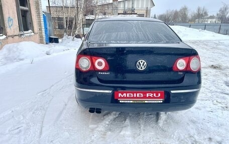 Volkswagen Passat B6, 2010 год, 815 000 рублей, 2 фотография