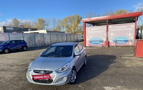 Hyundai Solaris II рестайлинг, 2013 год, 850 000 рублей, 2 фотография