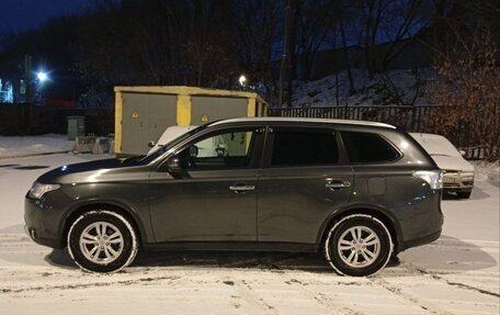 Mitsubishi Outlander III рестайлинг 3, 2014 год, 1 610 000 рублей, 4 фотография