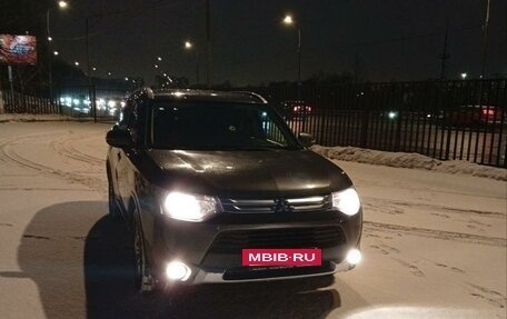 Mitsubishi Outlander III рестайлинг 3, 2014 год, 1 610 000 рублей, 17 фотография