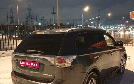 Mitsubishi Outlander III рестайлинг 3, 2014 год, 1 610 000 рублей, 21 фотография