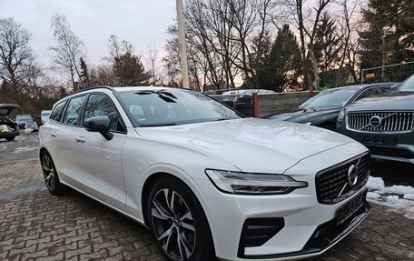 Volvo V60 II, 2021 год, 3 170 000 рублей, 5 фотография