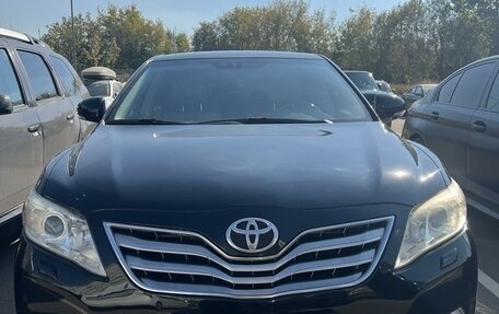 Toyota Camry, 2010 год, 1 350 000 рублей, 2 фотография