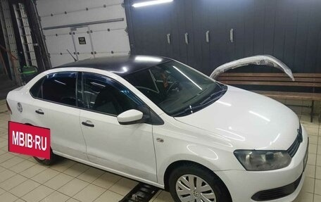 Volkswagen Polo VI (EU Market), 2013 год, 650 000 рублей, 2 фотография