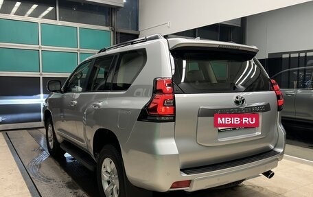 Toyota Land Cruiser Prado 150 рестайлинг 2, 2023 год, 8 500 000 рублей, 5 фотография