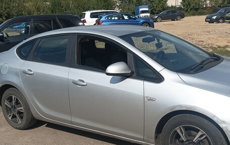 Opel Astra J, 2013 год, 630 000 рублей, 13 фотография