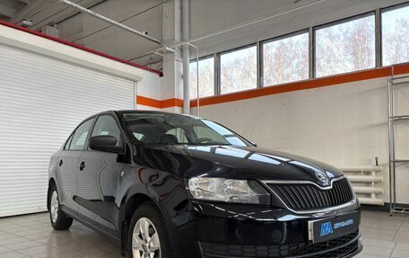 Skoda Rapid I, 2015 год, 890 000 рублей, 3 фотография