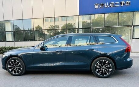 Volvo V60 II, 2023 год, 5 900 000 рублей, 8 фотография