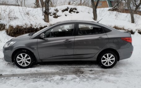 Hyundai Solaris II рестайлинг, 2012 год, 590 000 рублей, 3 фотография