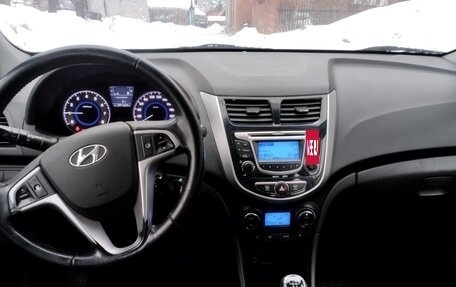 Hyundai Solaris II рестайлинг, 2012 год, 590 000 рублей, 2 фотография