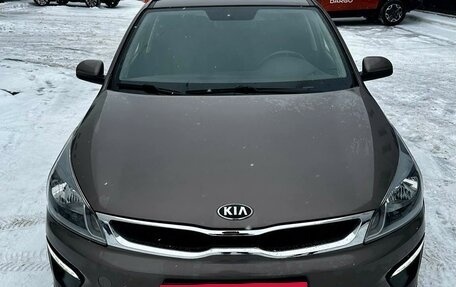 KIA Rio IV, 2017 год, 1 384 000 рублей, 2 фотография