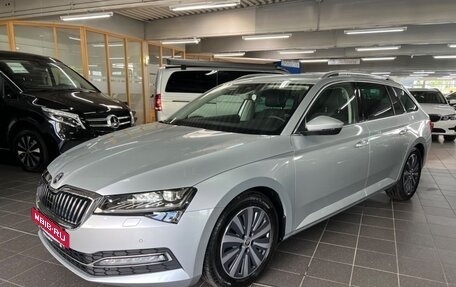 Skoda Superb III рестайлинг, 2022 год, 4 900 000 рублей, 2 фотография